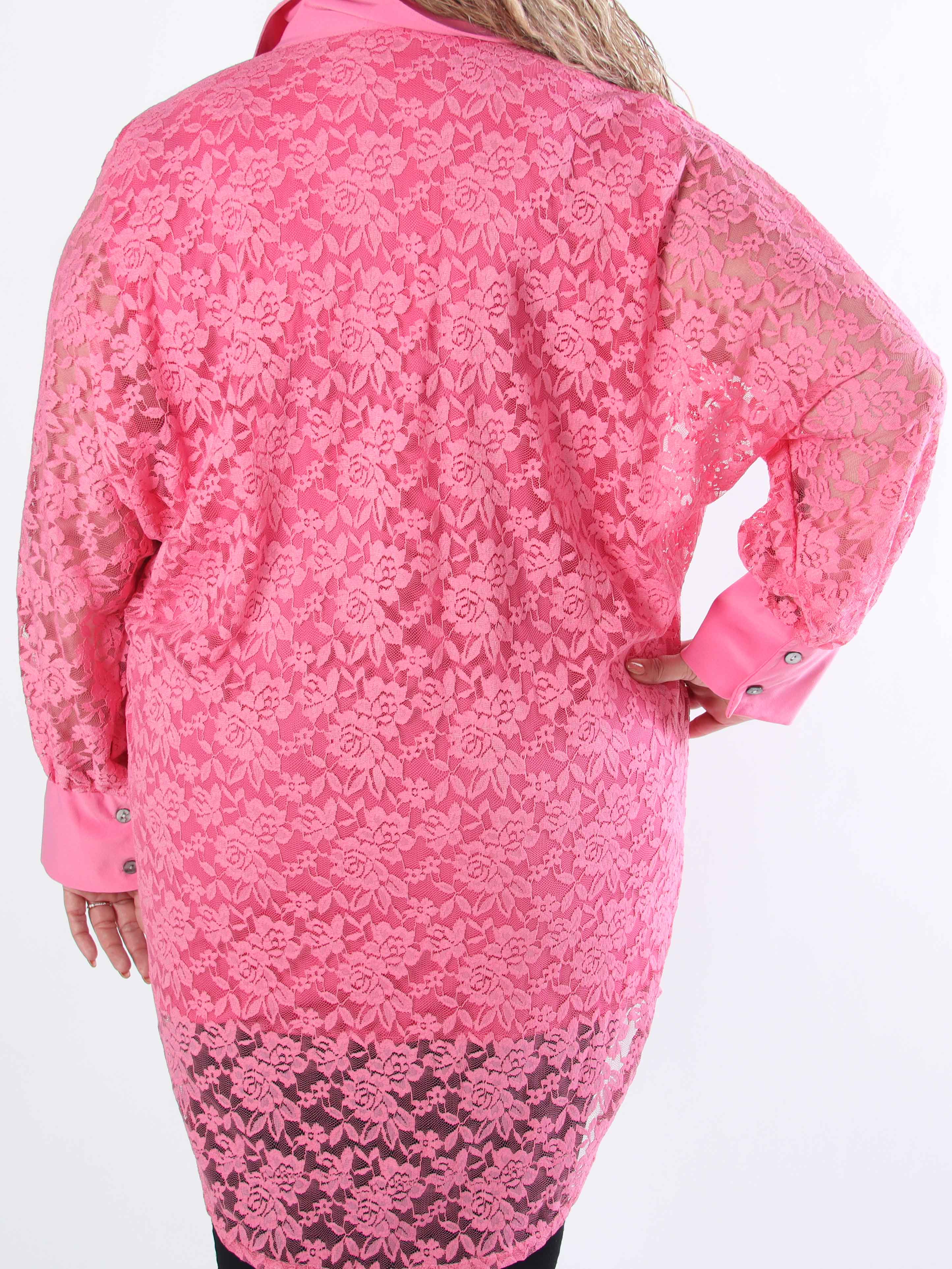 Katherine - Sød plus size skjorte i blonder